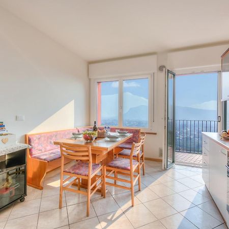 Lake View Dom-Us Apartment - Happy Rentals Riva del Garda Eksteriør bilde