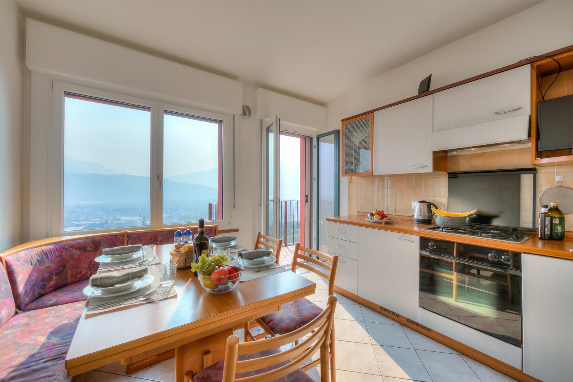 Lake View Dom-Us Apartment - Happy Rentals Riva del Garda Eksteriør bilde