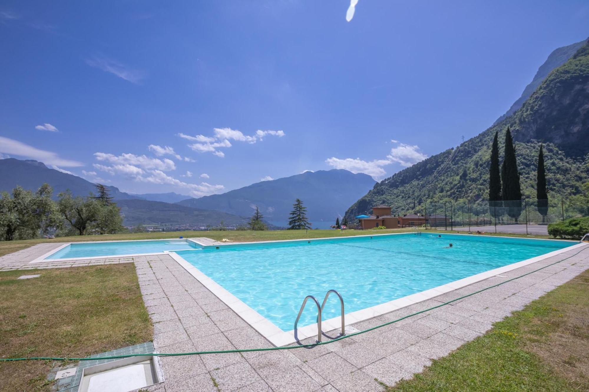 Lake View Dom-Us Apartment - Happy Rentals Riva del Garda Eksteriør bilde