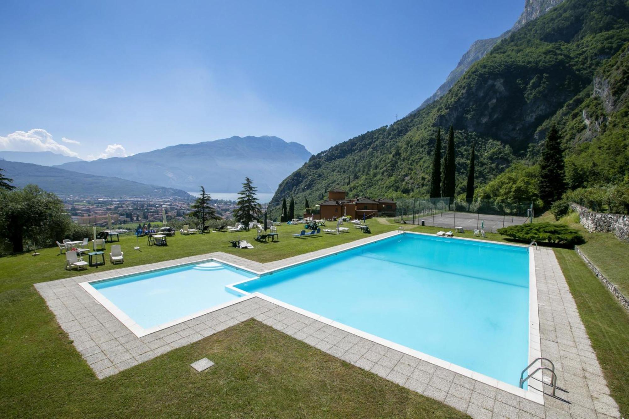 Lake View Dom-Us Apartment - Happy Rentals Riva del Garda Eksteriør bilde