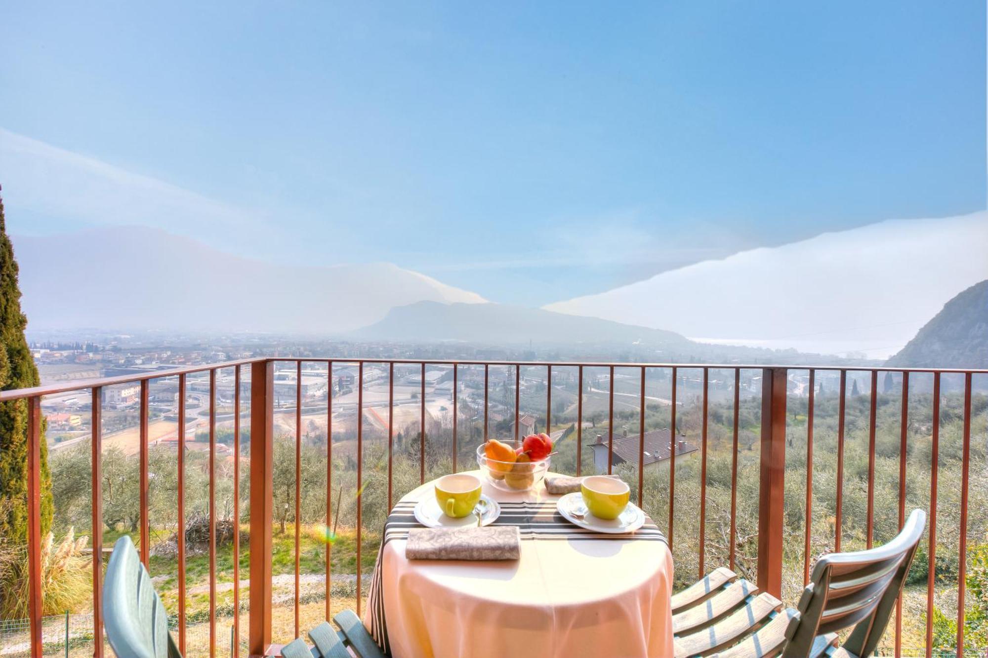 Lake View Dom-Us Apartment - Happy Rentals Riva del Garda Eksteriør bilde