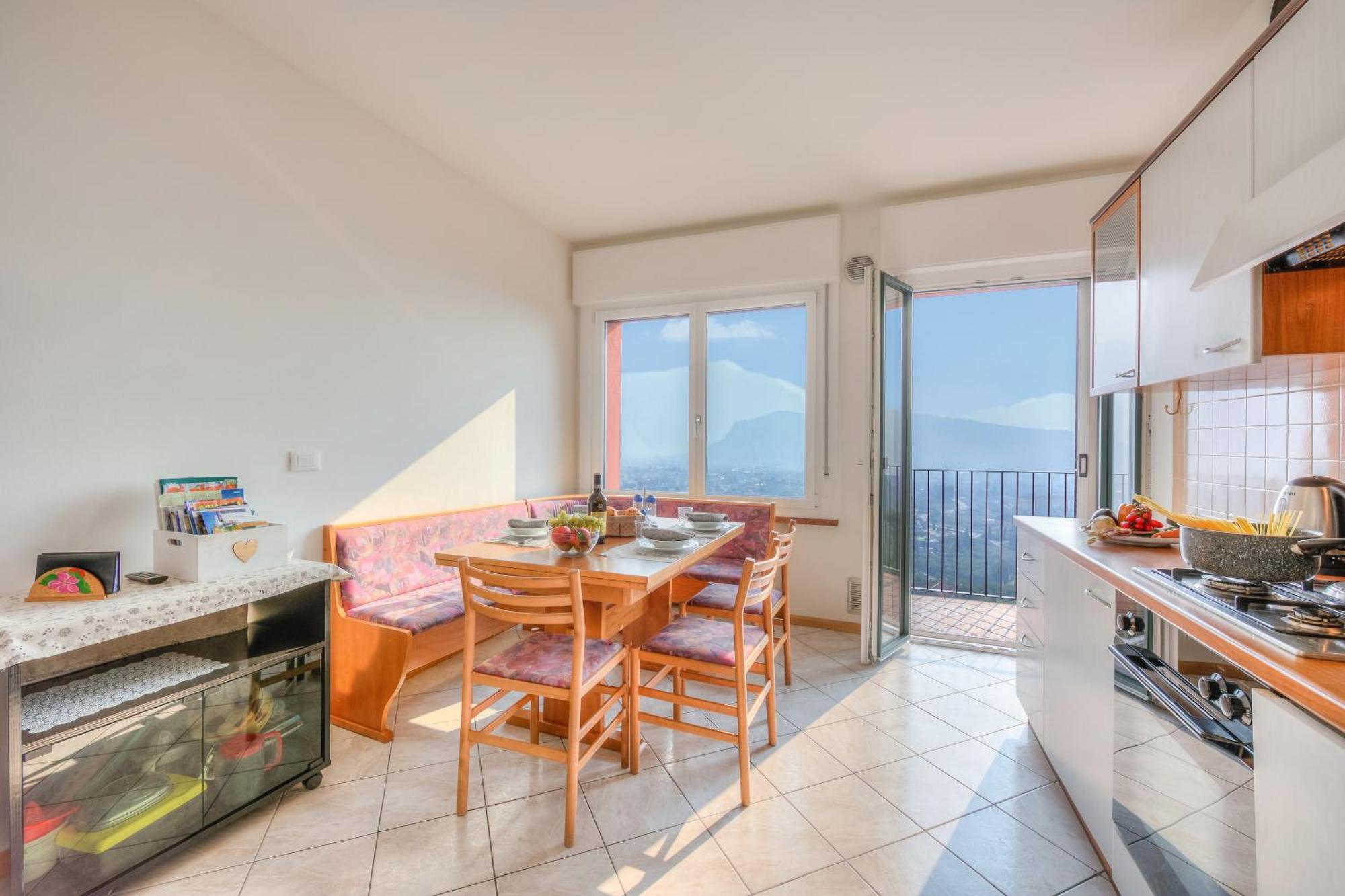 Lake View Dom-Us Apartment - Happy Rentals Riva del Garda Eksteriør bilde